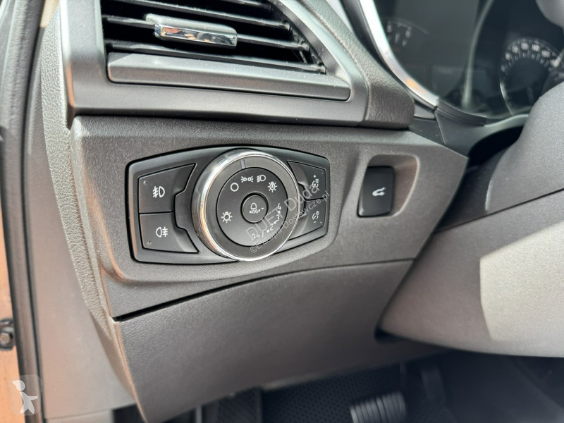 Véhicule utilitaire Ford