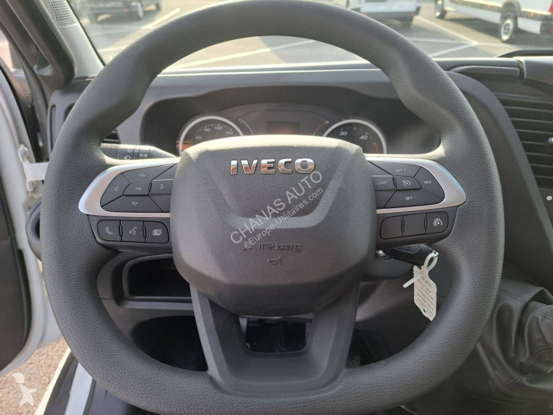 Veículo utilitário Iveco 35C18 180CV 3L...