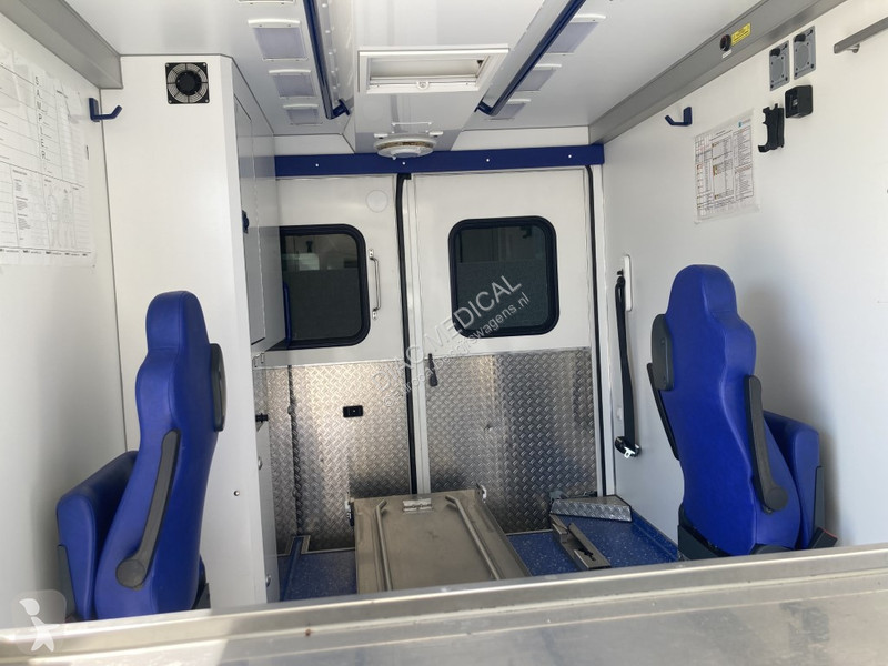 Furgoneta Mercedes Container Ambulance 400-serie