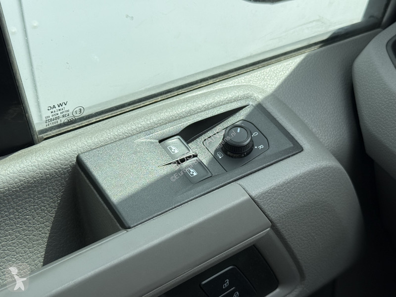 Autoutilitară Volkswagen 2.0 TDI 140PK L3H3...
