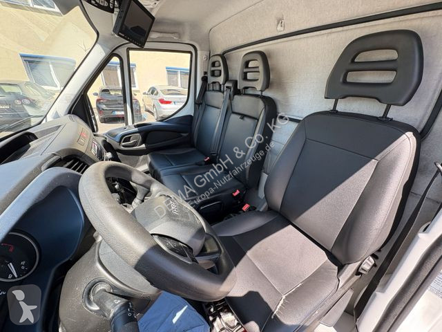 Véhicule utilitaire Iveco...