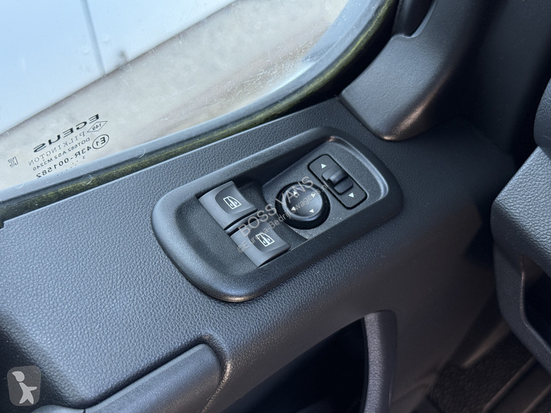 Véhicule utilitaire Renault T35 2.3 dCi 180PK...