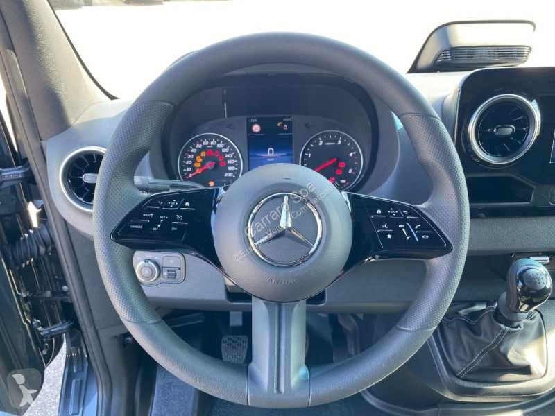 Autoutilitară Mercedes Furgone Traz. Post