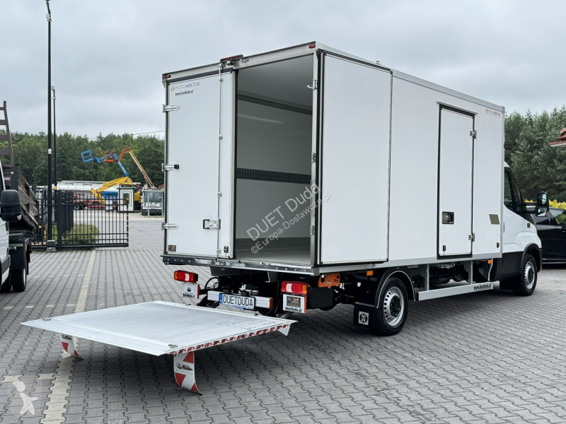 Veicolo commerciale Iveco 35S16 V