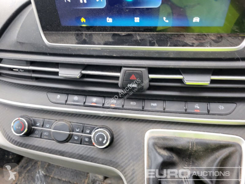 Véhicule utilitaire Maxus 9