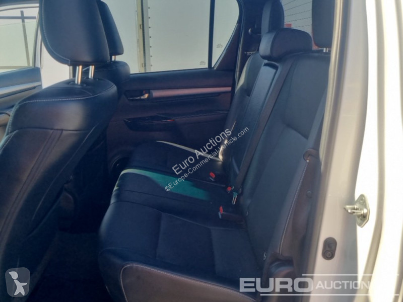 Furgoneta Toyota Hilux