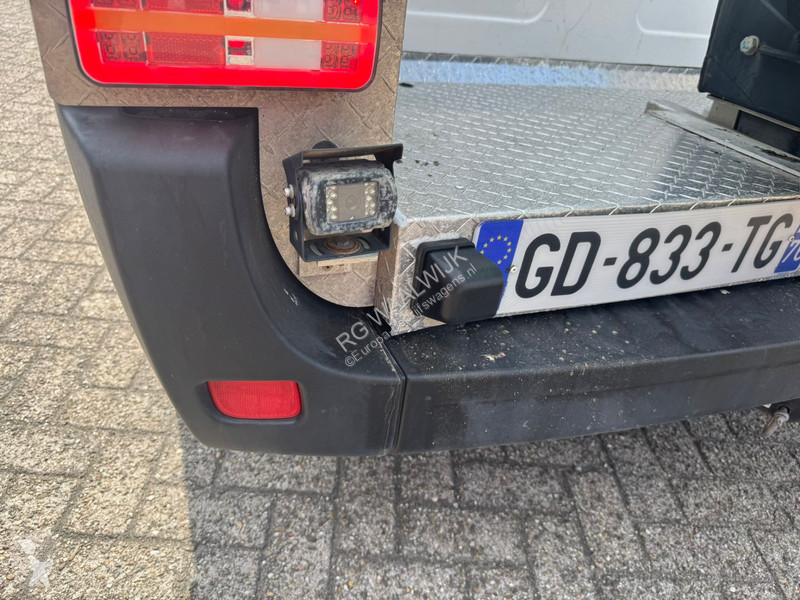 Užitkové vozidlo Renault Hoogwerker 618 working...