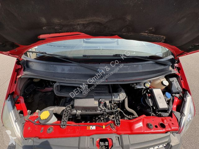 Véhicule utilitaire Ford...