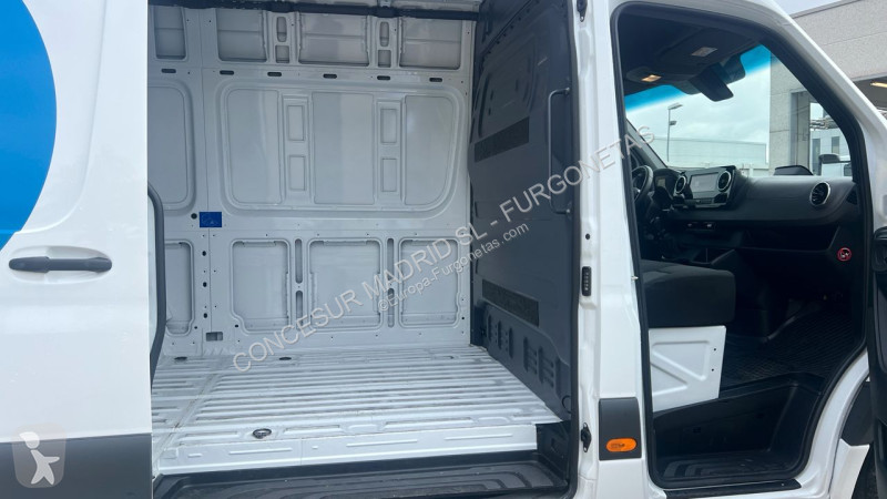 Véhicule utilitaire Mercedes Nuevo Sprinter 311...