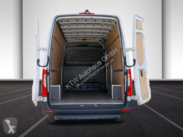 Užitkové vozidlo Mercedes 317...