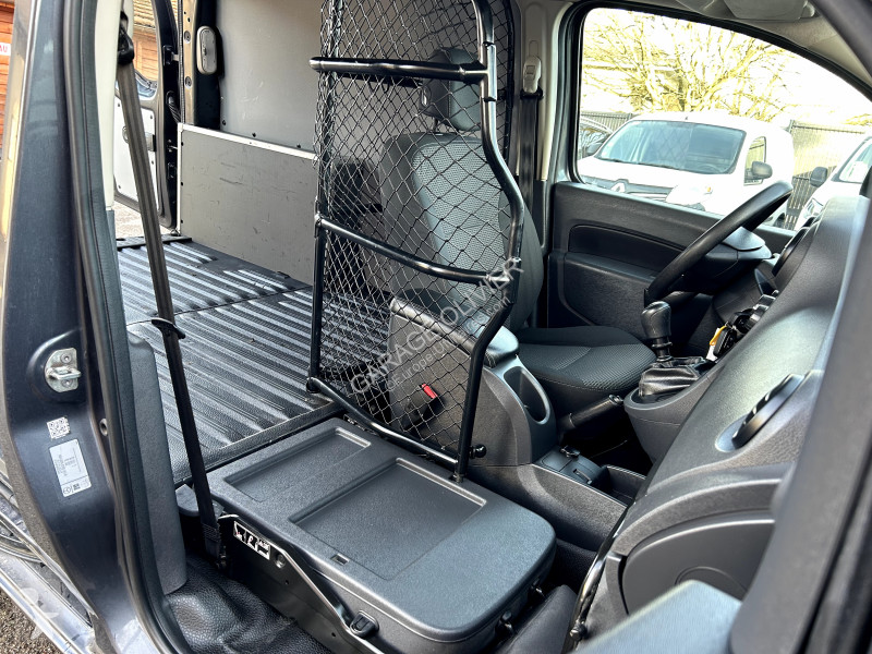 عربة نفعية Mercedes Long 109 1.5 CDI 95 Pro
