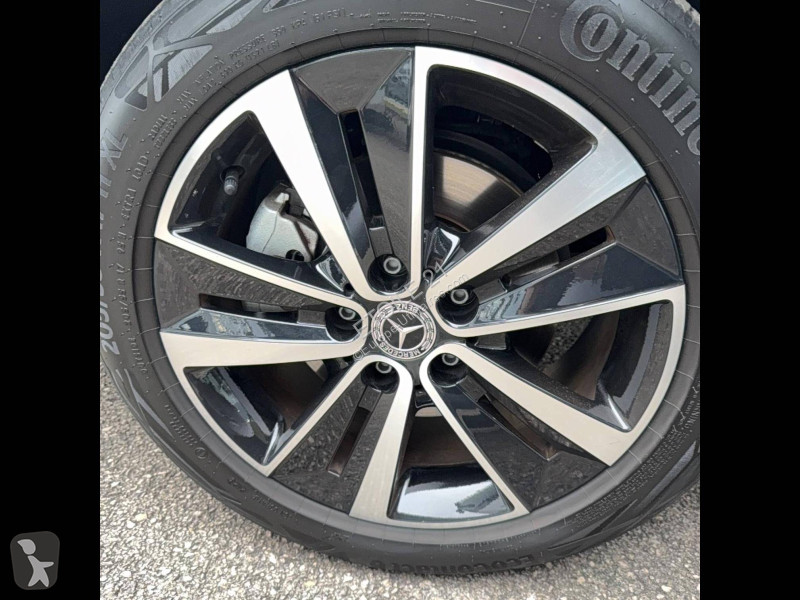 عربة نفعية Mercedes EQT 200