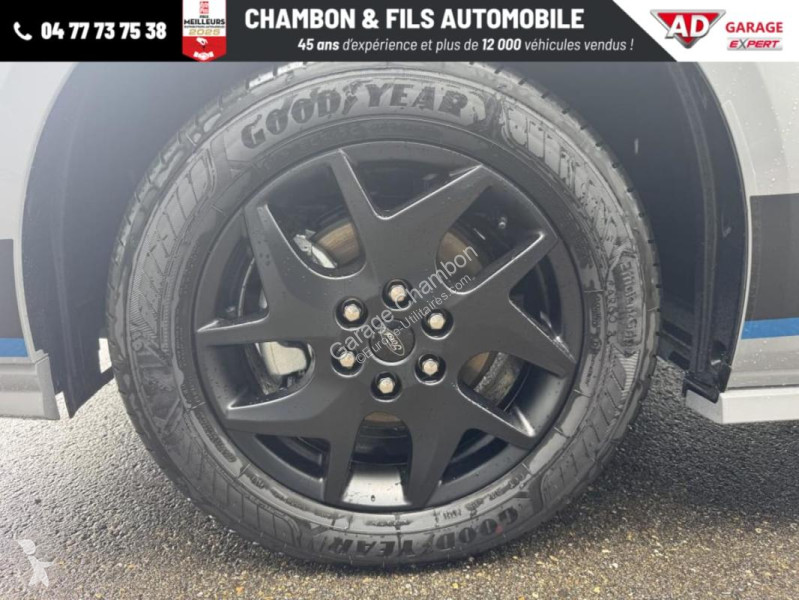 Samochód dostawczy Ford FOURGON 320 L1H1 2.0...