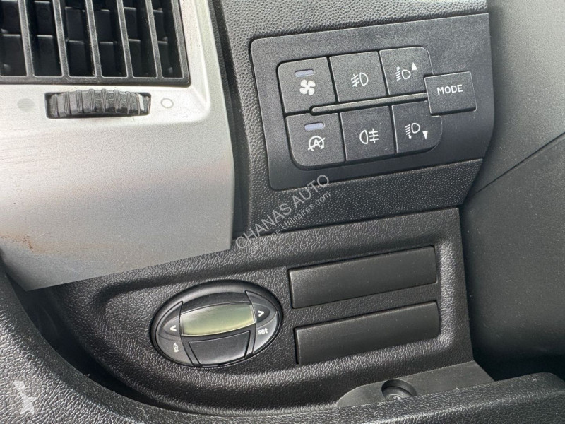 عربة نفعية Peugeot L1H1 2.2 BLUEHDI 140 PREMIUM...