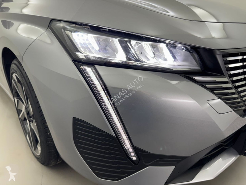 عربة نفعية Peugeot 1.5 BlueHDi 130 Allure EAT8