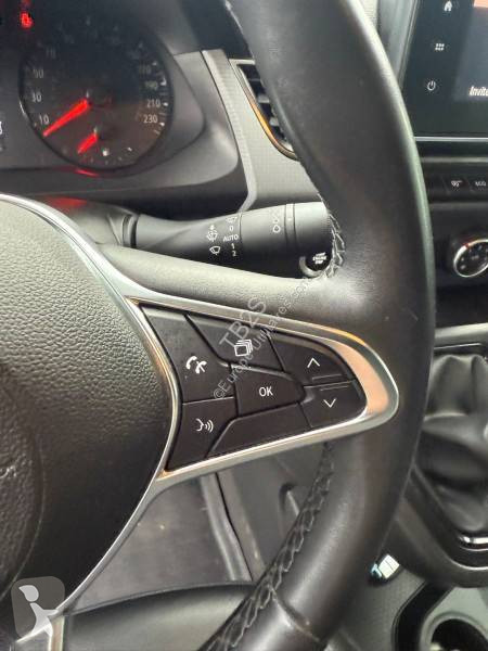 Véhicule utilitaire Nissan