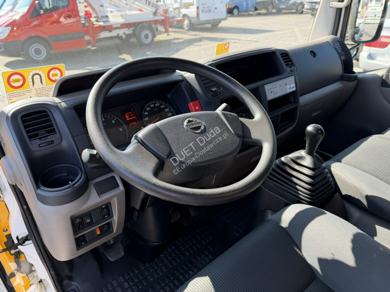 Nissan  Transporter
