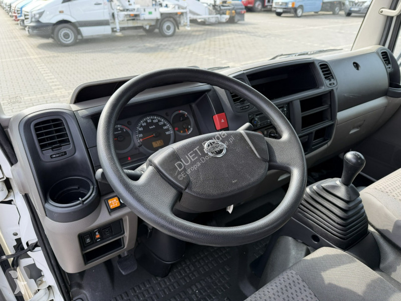 Nissan  Transporter