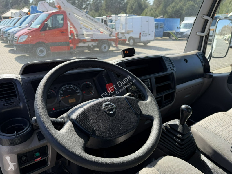 Furgoneta Nissan