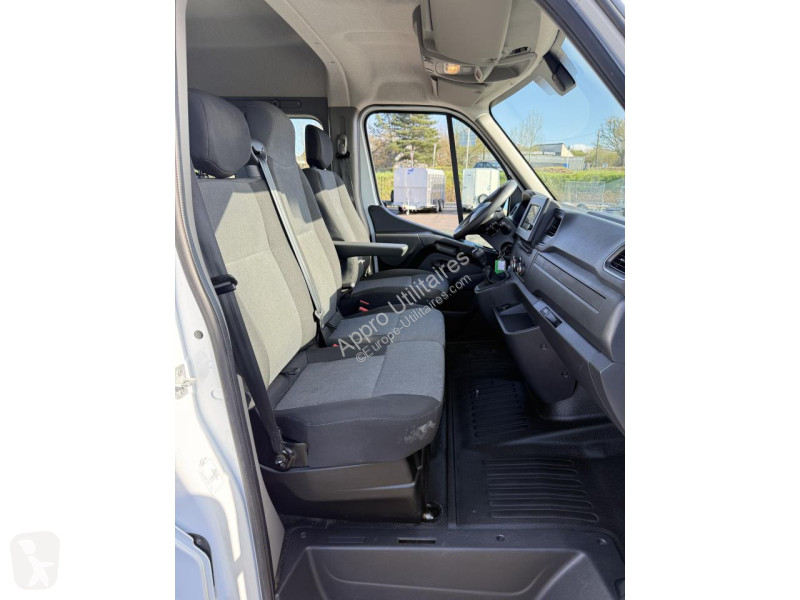 Véhicule utilitaire Renault MASTER Grand...