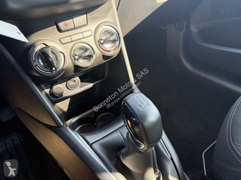 Veicolo commerciale Peugeot Puretech 82 S&S...