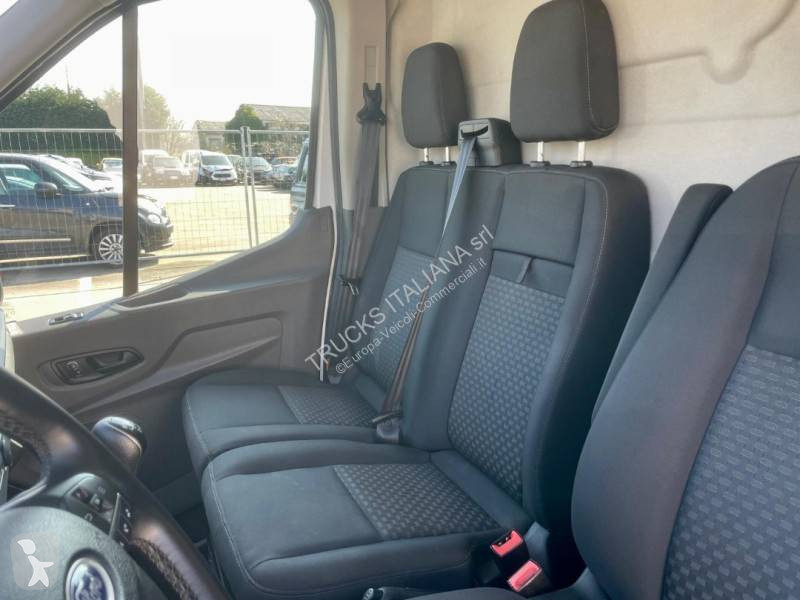 Véhicule utilitaire Ford