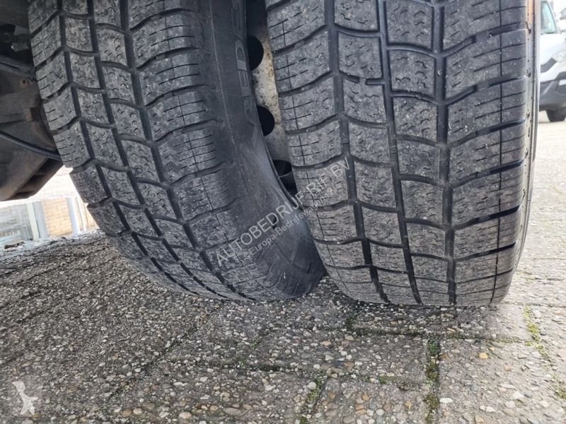 Furgoneta Iveco 70C18 3.0D Koffer 1000kg LBW...