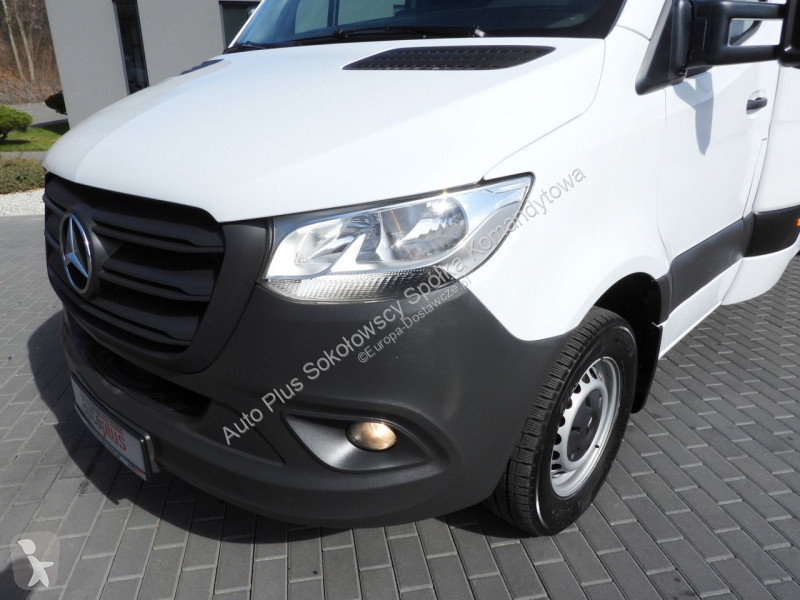 Autoutilitară Mercedes 23RANSIT