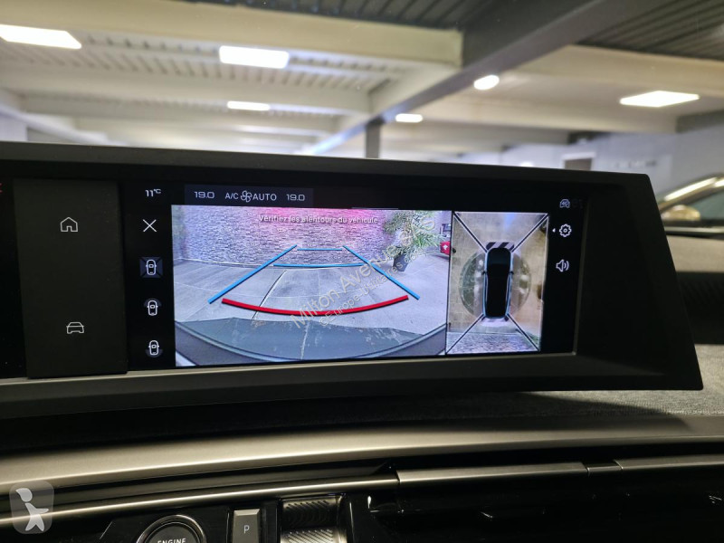 Samochód dostawczy Peugeot 3008 1.2i Hybrid...