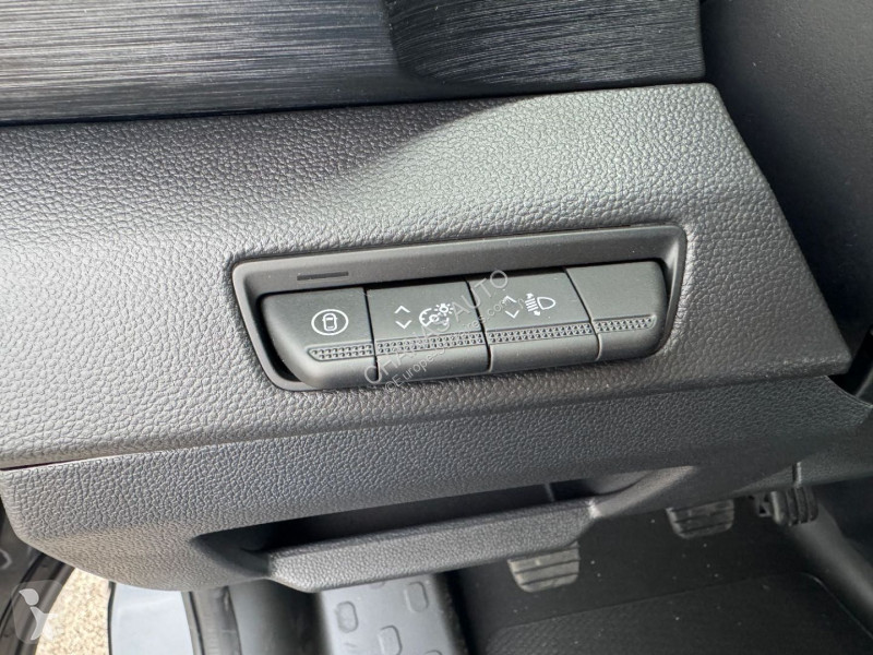 عربة نفعية Renault L2 Blue dCi 150 RED EDITION...
