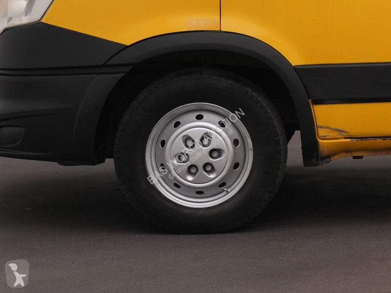 Véhicule utilitaire Iveco 35S11