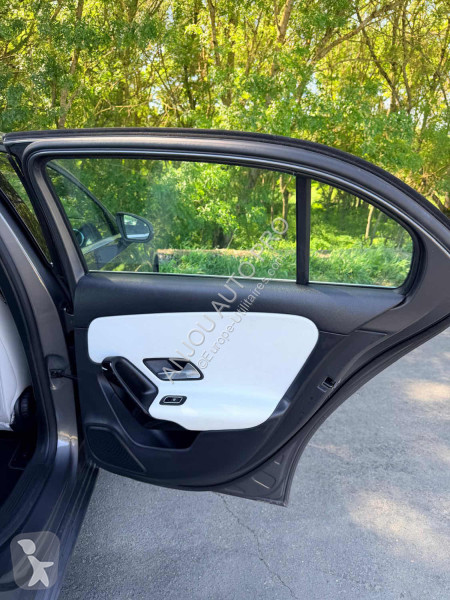 عربة نفعية Mercedes 180 D 7G-DCT STYLE LINE