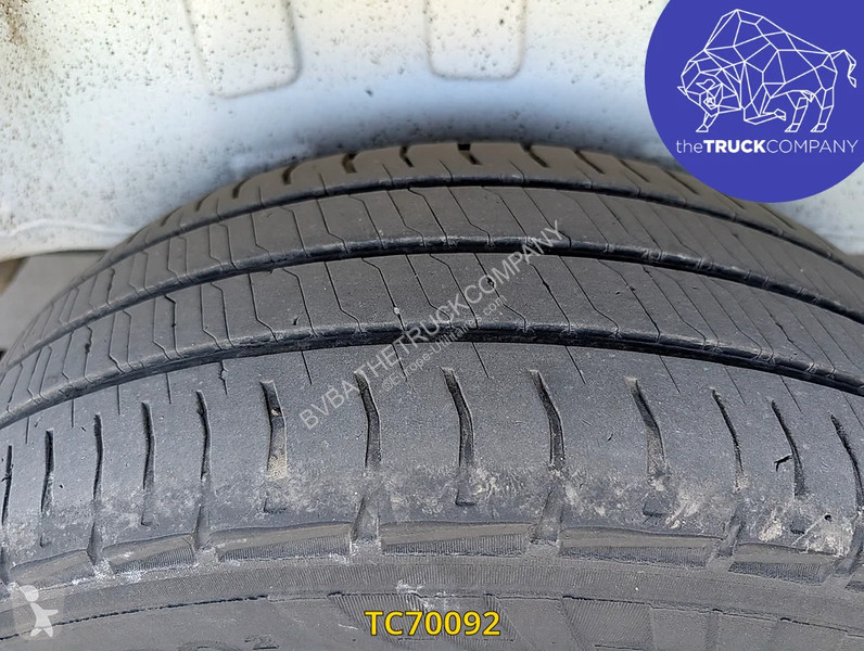 Samochód dostawczy Renault 145.35 nacelle klubb