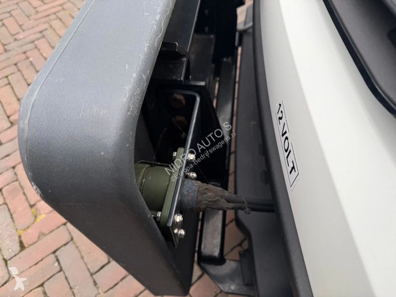 Samochód dostawczy Iveco 40C18 3.0 Hi Matic...