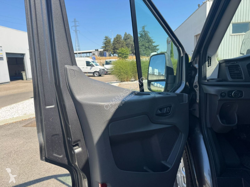 Véhicule utilitaire Ford 350 L2H2 2.0 EcoBlue...