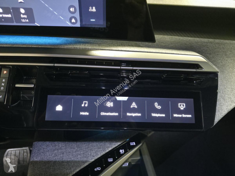 عربة نفعية Peugeot 5008 1.2i Hybrid -136 - BV...