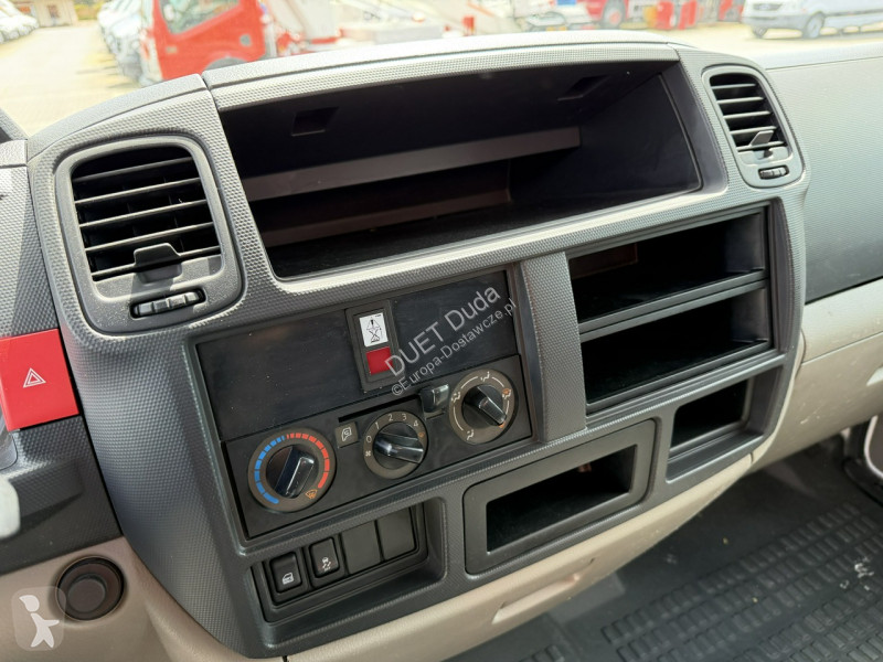 Furgoneta Nissan