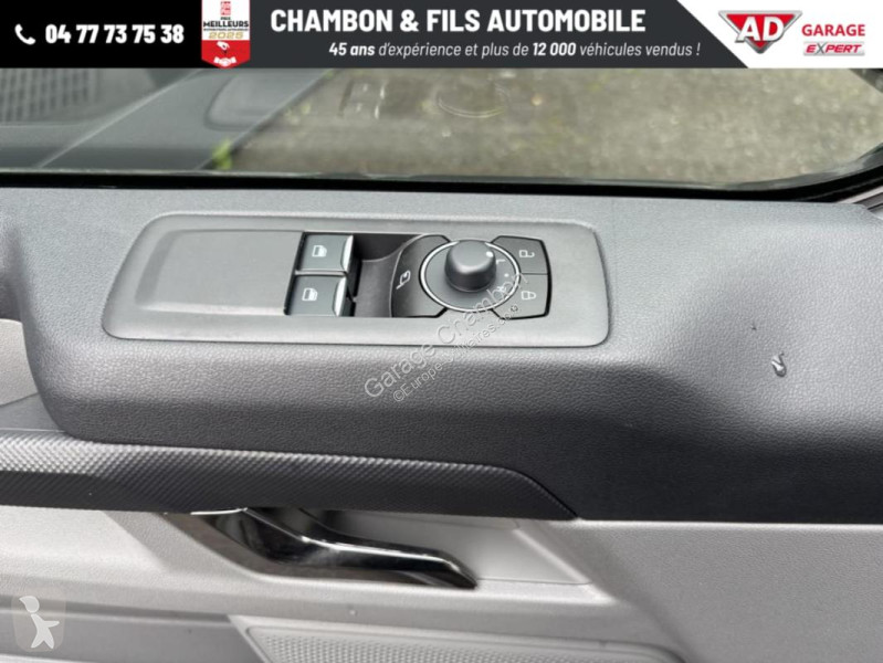Véhicule utilitaire Ford FOURGON 320 L2H1 2.0...