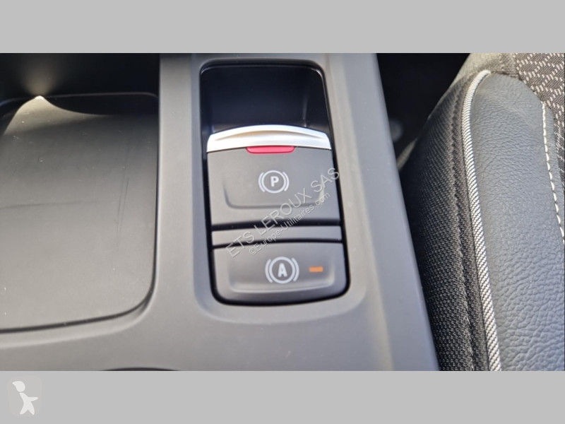 عربة نفعية Renault ARKANA