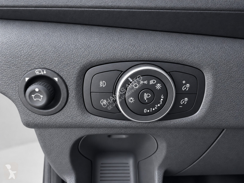 Коммерческий автомобиль Ford 350 L3H2 2.0...
