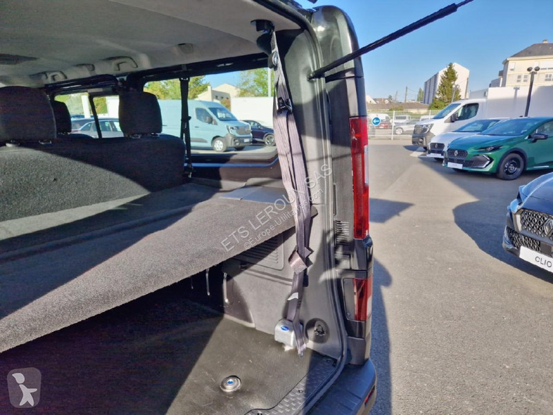 Véhicule utilitaire Renault TRAFIC