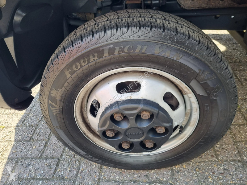 Samochód dostawczy Iveco 35C18 3.0D L2H2 DC...