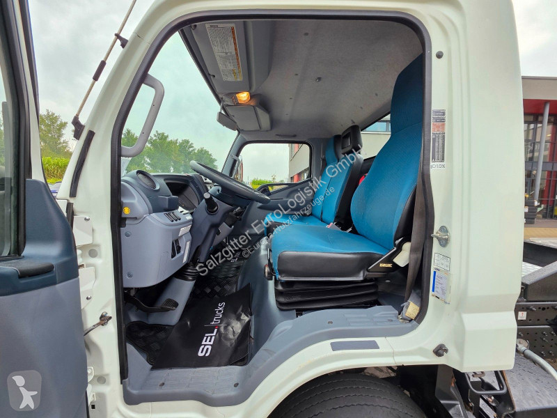 عربة نفعية Fuso 7C15