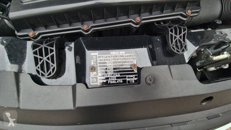 Samochód dostawczy Iveco 35C16 2.3D/ Navi/...