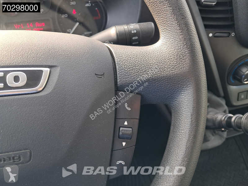 Véhicule utilitaire Iveco 35S14 L2H2 3,5t...