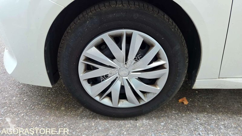 Коммерческий автомобиль Peugeot 208