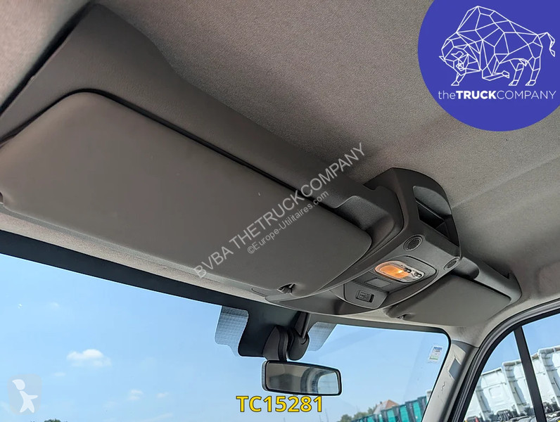 عربة نفعية Renault 2.2 DCI KOFFER MET LIFT