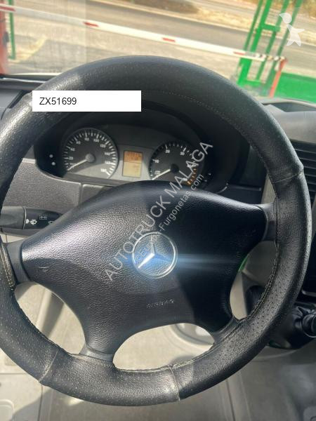 Véhicule utilitaire Mercedes 513