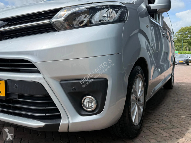 عربة نفعية Toyota 2.0 D Professional 2x...