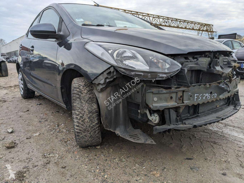 Samochód dostawczy Mazda